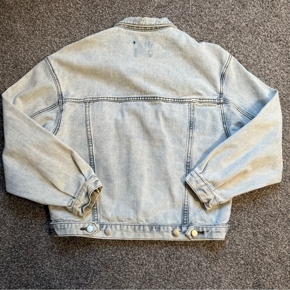Women’s URBAN OUTFITTERS Jean/denim Jacket oversized small - Picture 2 of 6